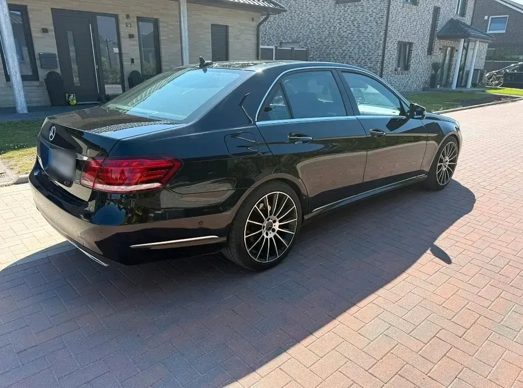 Gebraucht Mercedes E300 Avantgarde 231 PS (169 kW) 2015 Schwarz Limousine