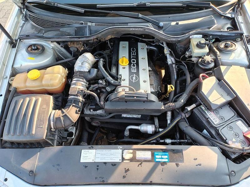 Gebraucht Opel Omega 144 PS (105 kW) 2000 Silber Limousine