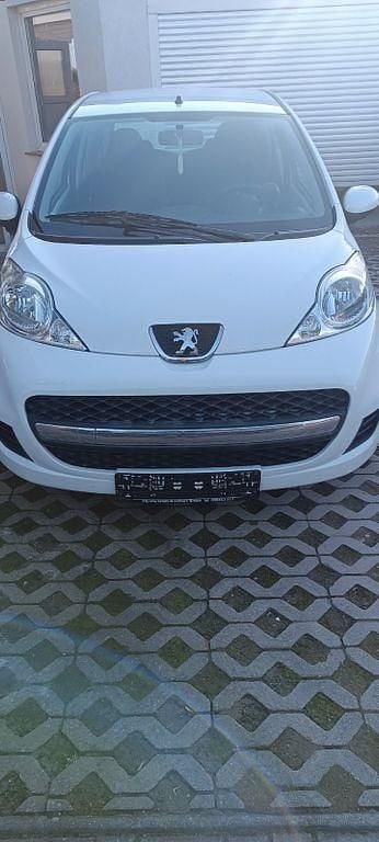 Gebraucht Peugeot 107 68 PS (50 kW) 2012 Schwarz Kleinwagen