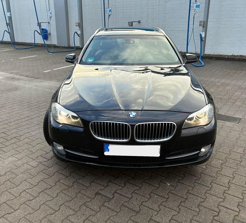 Gebraucht BMW 530 258 PS (189 kW) 2010 Schwarz Kombi