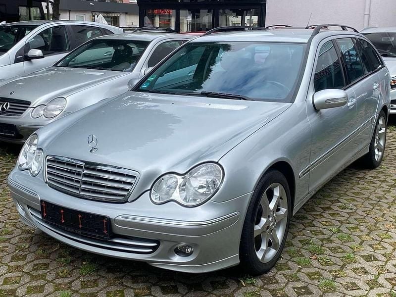 Silber Gebraucht 2006 Mercedes C220 Sport Edition Kombi | 6.900 € (Etwas zu teuer) - Bild 1/4