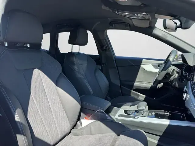 Używany Audi S4 Ambiente 341 KM (250 kW) 2023 Biały Kombi