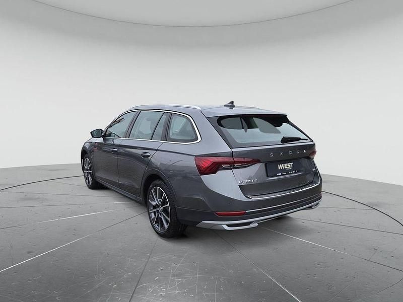 Gebraucht Skoda Octavia Scout 4x4 200 PS (147 kW) 2023 Graphitegrau metallic Kombi
