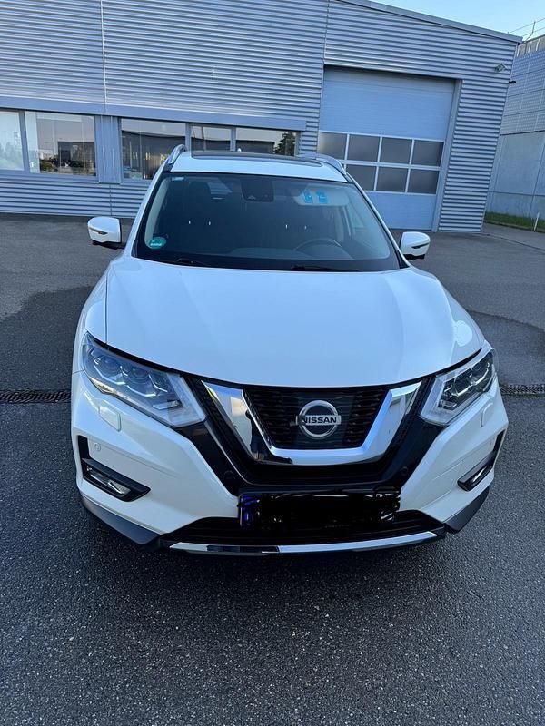 Weiß Gebraucht 2017 Nissan X-Trail N-Connecta SUV | 18.500 € (Fairer Preis) - Bild 1/4