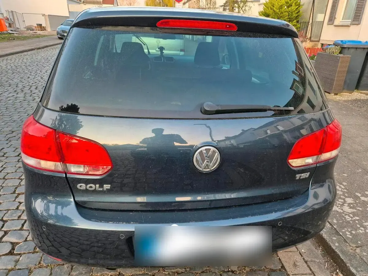 Gebraucht VW Golf VI Team 105 PS (77 kW) 2010 Blau Kleinwagen
