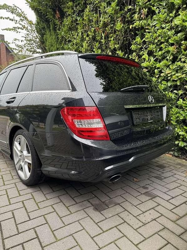 Gebraucht Mercedes C250 Edition 204 PS (150 kW) 2013 Schwarz Limousine