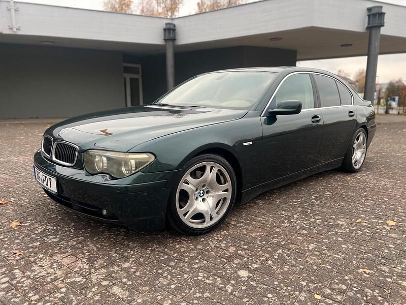 Grün Gebraucht 2004 BMW 730 Limousine | 3.990 € (Fairer Preis) - Bild 1/4