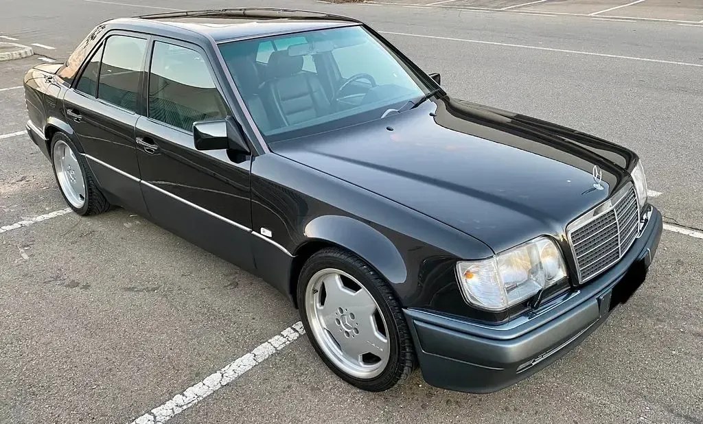 Gebraucht Mercedes E500 326 PS (239 kW) 1993 Schwarz Limousine
