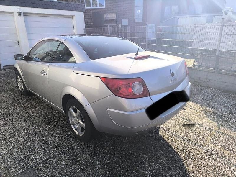 Silber Gebraucht 2008 Renault Mégane Cabriolet Avantage Cabrio | 2.200 € (Superpreis) - Bild 1/4