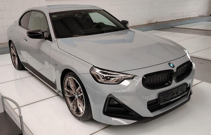 Grau Gebraucht 2023 BMW M240 M Sport Coupé | 45.699 € (Guter Preis) - Bild 1/4
