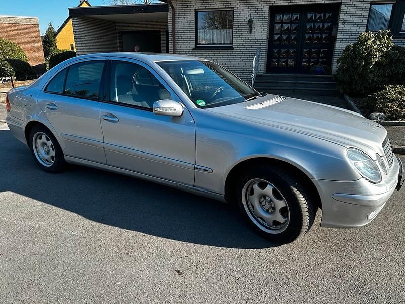 Gebraucht Mercedes E200 169 PS (124 kW) 2004 Silber Limousine