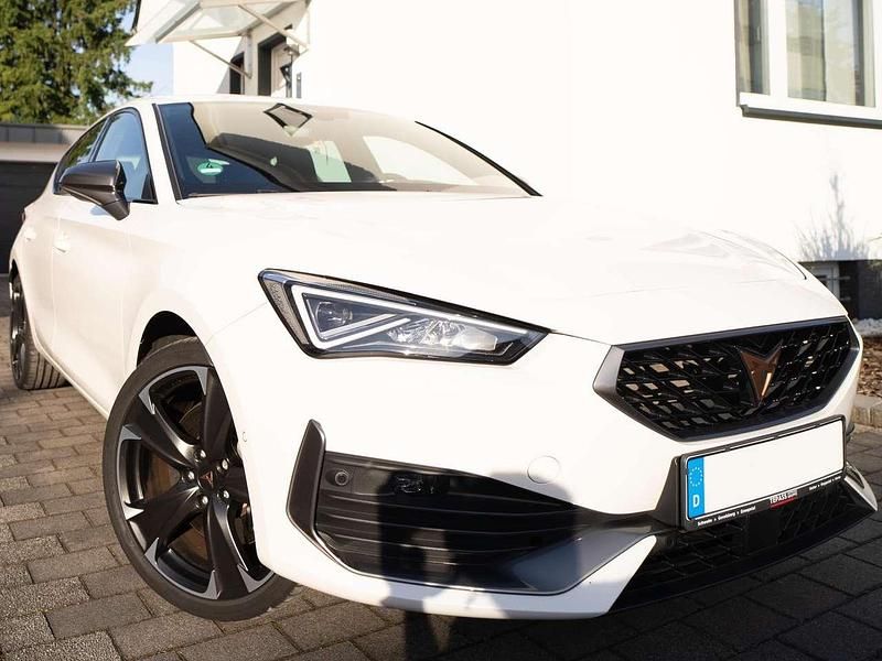 Weiß Gebraucht 2021 Cupra Leon Limousine | 22.750 € (Guter Preis) - Bild 1/4