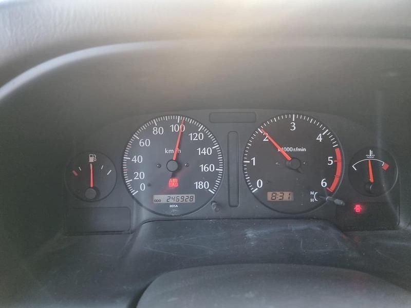 Gebraucht Nissan Patrol 158 PS (116 kW) 2001 Rot SUV