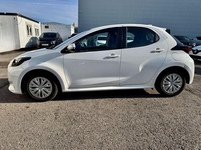 Gebraucht Toyota Yaris Hybrid Comfort 116 PS (85 kW) 2023 Weiß Limousine