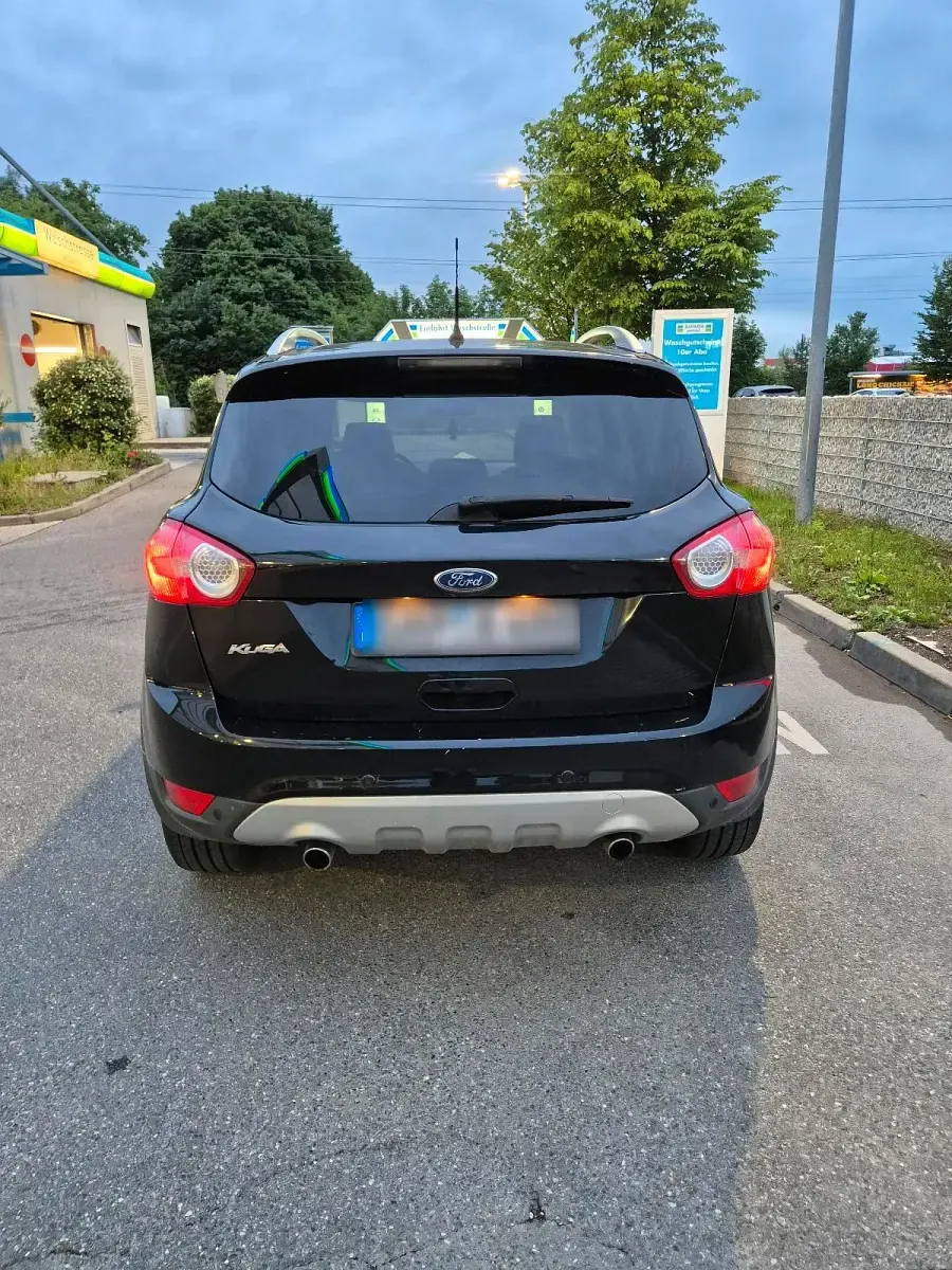 Gebraucht Ford Kuga 140 PS (102 kW) 2011 Schwarz SUV