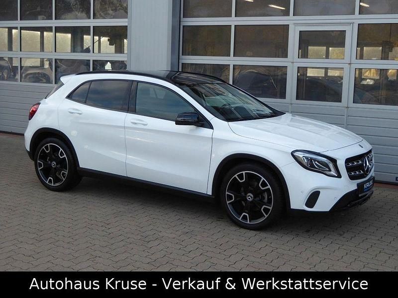 Weiß Gebraucht 2019 Mercedes GLA200 Urban SUV | 25.850 € (Fairer Preis) - Bild 1/4