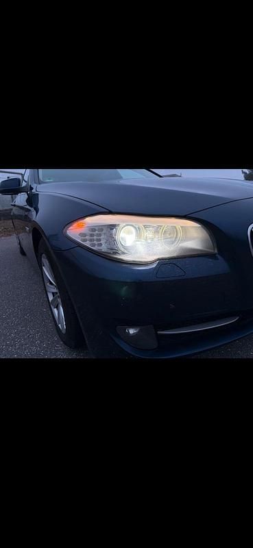 Gebraucht BMW 525 204 PS (150 kW) 2010 Blau Limousine