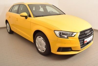 Gebraucht Audi A3 Sportback Comfort 116 PS (85 kW) 2019 Gelb Kleinwagen