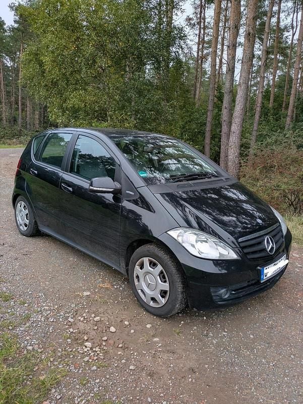 Schwarz Gebraucht 2011 Mercedes A180 Kleinwagen | 2.200 € (Fairer Preis) - Bild 1/4