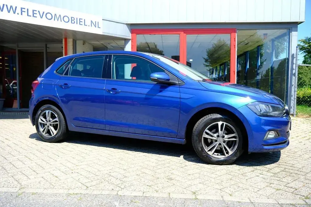 Gebraucht VW Polo Comfortline 80 PS (58 kW) 2019 Blau Kleinwagen