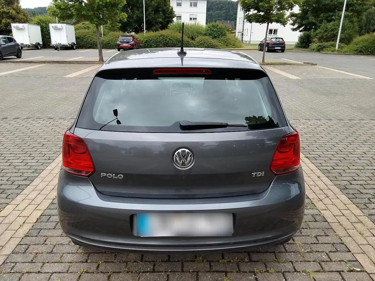 Gebraucht VW Polo 75 PS (55 kW) 2012 Grau Kleinwagen