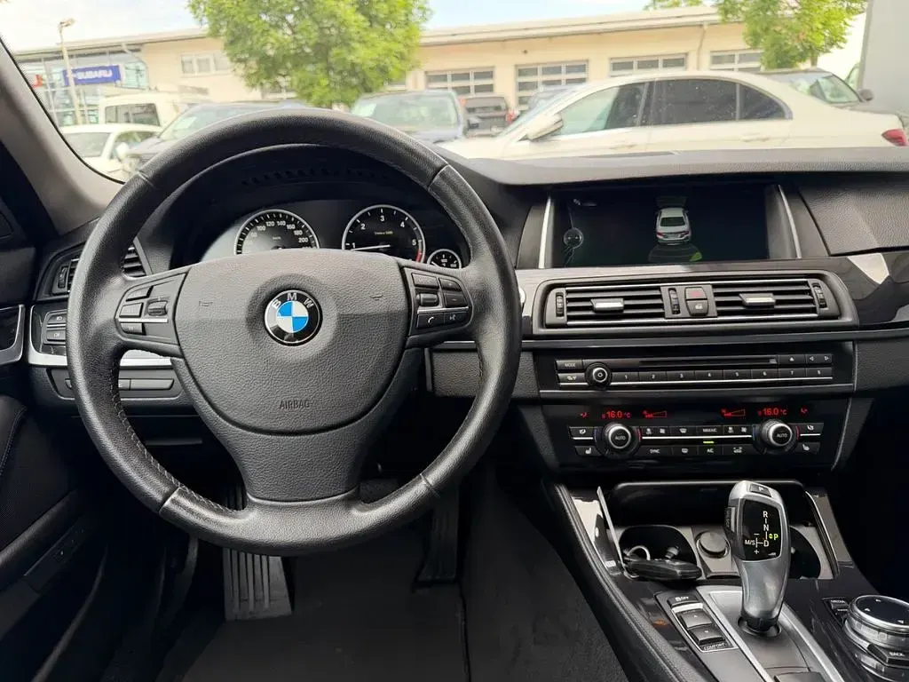 Gebraucht BMW 525 Sport Line 218 PS (160 kW) 2014 Schwarz Limousine