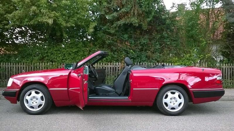 Gebraucht Mercedes E320 220 PS (161 kW) 1993 Rot Cabrio