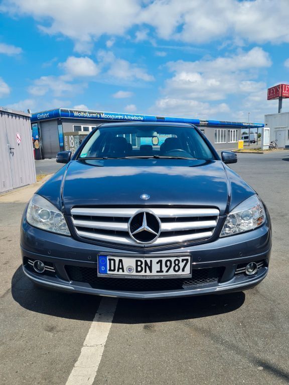 Grau Gebraucht 2009 Mercedes C180 Limousine | 4.300 € (Fairer Preis) - Bild 1/4