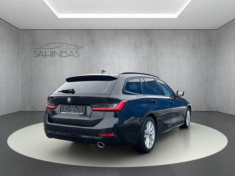 Gebraucht BMW 320 Advantage 190 PS (139 kW) 2019 Schwarz Kombi