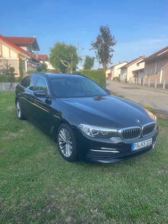 Schwarz Gebraucht 2017 BMW 525 Sport Line Kombi | 18.250 € (Fairer Preis) - Bild 1/4