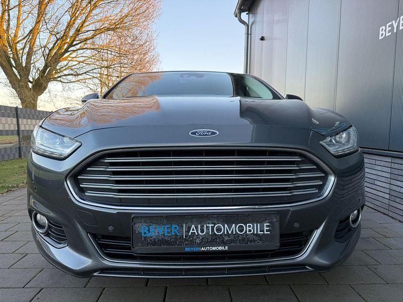 Gebraucht Ford Mondeo Titanium 179 PS (131 kW) 2016 Grau Limousine