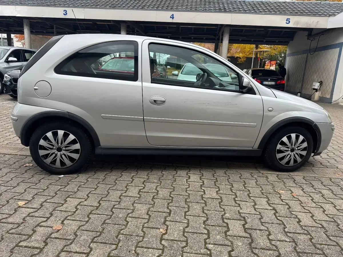 Gebraucht Opel Corsa Edition 80 PS (58 kW) 2006 Silber Kleinwagen