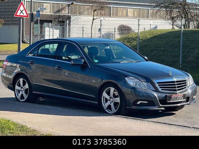 Gebraucht Mercedes E250 204 PS (150 kW) 2009 Grau Kombi
