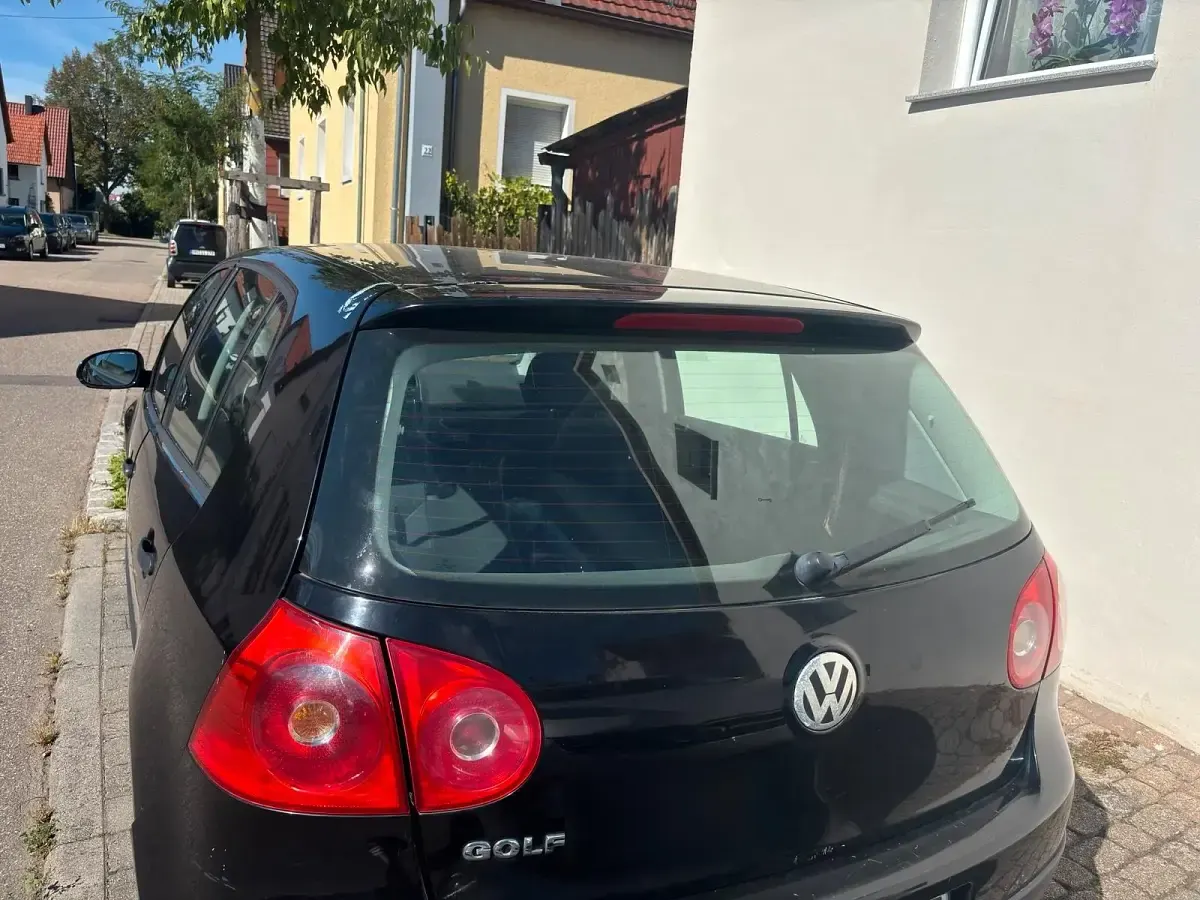Gebraucht VW Golf V 75 PS (55 kW) 2005 Schwarz Kleinwagen