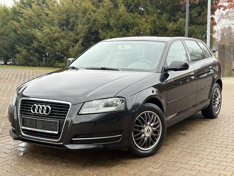 Schwarz Gebraucht 2012 Audi A3 Attraction Kombi | 6.490 € (Fairer Preis) - Bild 1/4
