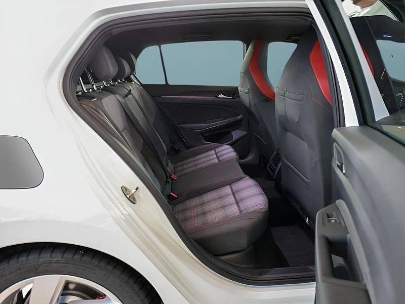 Gebraucht VW Golf VIII 265 PS (194 kW) 2025 Weiß Kleinwagen