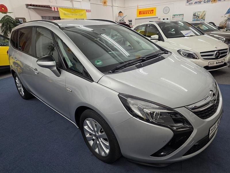 Silber Gebraucht 2015 Opel Zafira Tourer Edition Van / Kleinbus | 8.699 € (Fairer Preis) - Bild 1/4