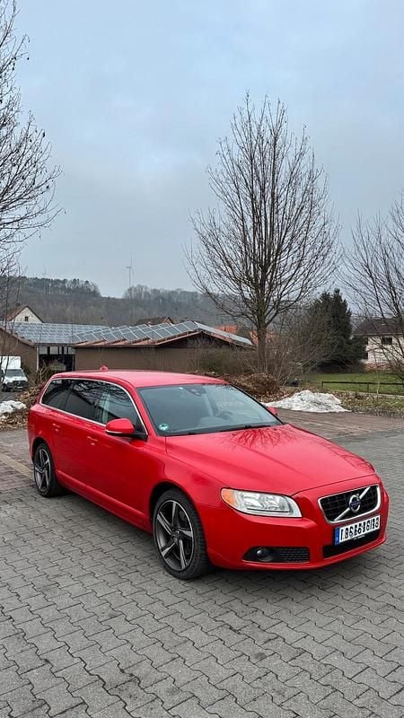 Rot Gebraucht 2013 Volvo V70 Kombi | 6.500 € (Fairer Preis) - Bild 1/4