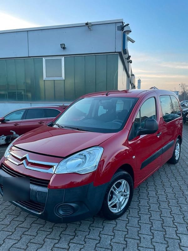 Gebraucht Citroën Berlingo Attraction 75 PS (55 kW) 2011 Rot Van / Kleinbus