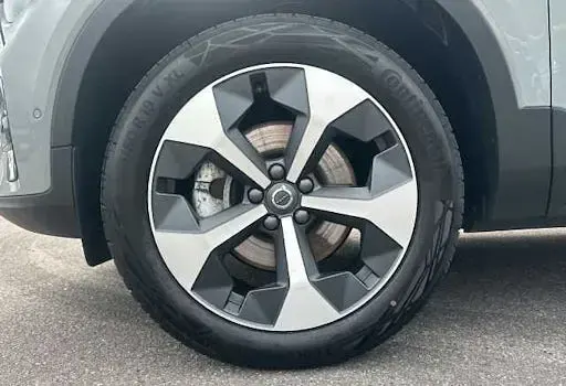Gebraucht Volvo XC40 Plus 163 PS (119 kW) 2025 Grau SUV