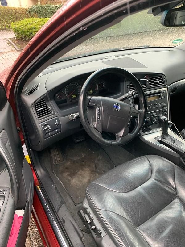 Gebraucht Volvo V70 185 PS (136 kW) 2007 Rot Kombi