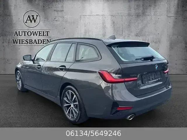 Gebraucht BMW 330e Advantage 184 PS (135 kW) 2020 Grau Kombi