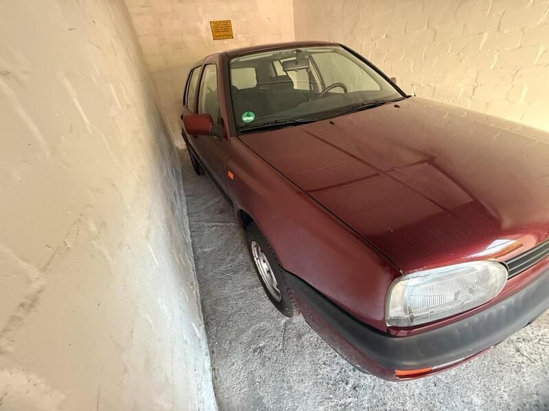 Rot Gebraucht 1993 VW Golf III Limousine | 2.100 € - Bild 1/4