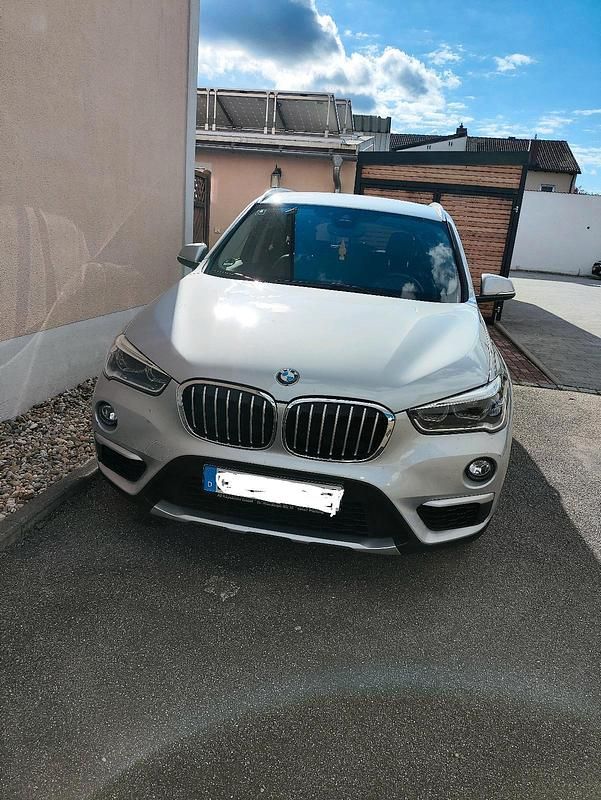 Silber Gebraucht 2018 BMW X1 SUV | 16.500 € (Etwas zu teuer) - Bild 1/4