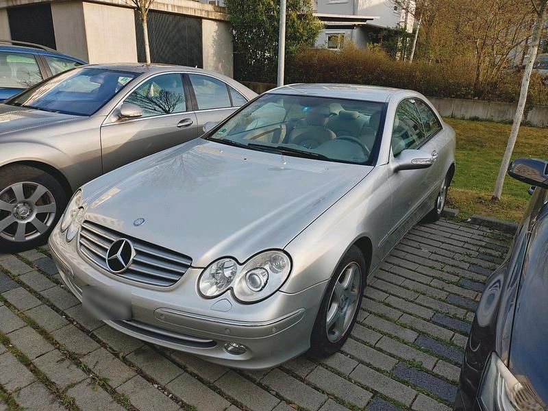 Gebraucht Mercedes CLK320 218 PS (160 kW) 2002 Silber Coupé