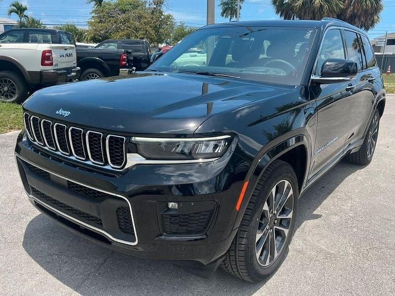 Schwarz Gebraucht 2025 Jeep Grand Cherokee Overland SUV | 54.900 € - Bild 1/4