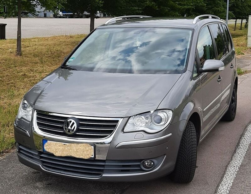 Grau Gebraucht 2007 VW Touran Highline Van / Kleinbus | 3.000 € (Guter Preis) - Bild 1/4
