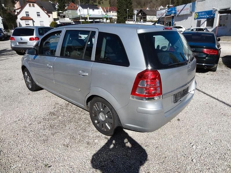 Gebraucht Opel Zafira Selection 116 PS (85 kW) 2009 Silber Van / Kleinbus