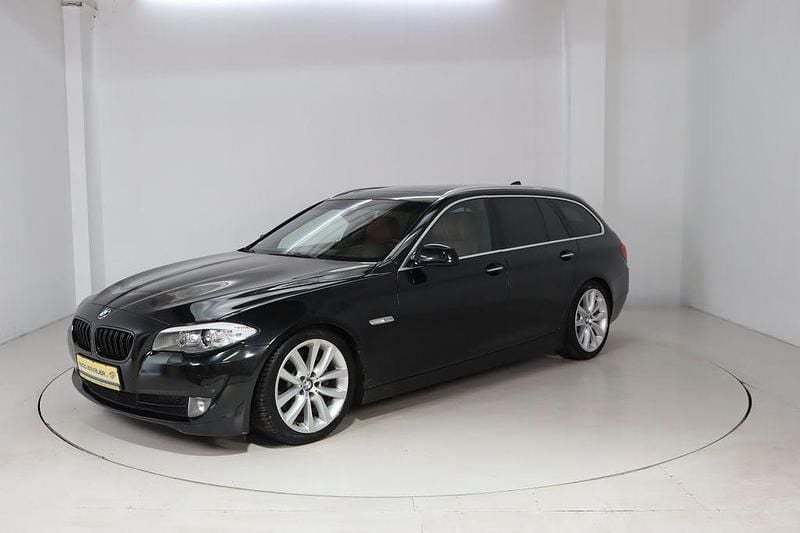 Schwarz Gebraucht 2012 BMW 525 Sport Line Kombi | 6.250 € (Superpreis) - Bild 1/4