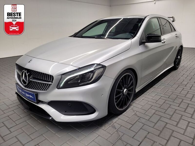 Silber (polarsilbermet.) Gebraucht 2017 Mercedes A180 AMG line Limousine | 19.480 € (Teuer) - Bild 1/4